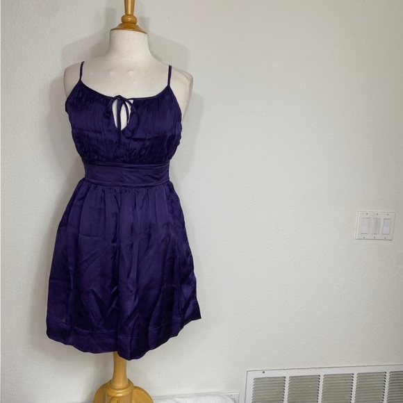 Flounce TBD Plum Purple 100% Silk Keyhole Fit & Flare Mini Dress Size 4 Classic - Picture 1 of 16